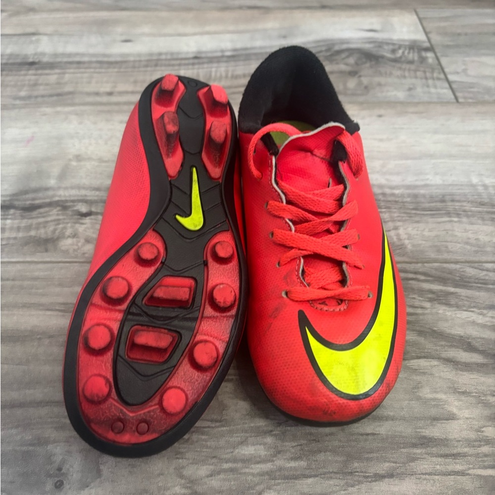 Nike Kids Red Soccer Soccer 12c